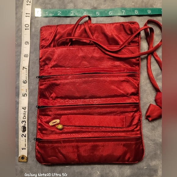 0477. Red Satin Embroidered ♥️ 😍 Jewelry Roll ~ - Picture 8 of 8